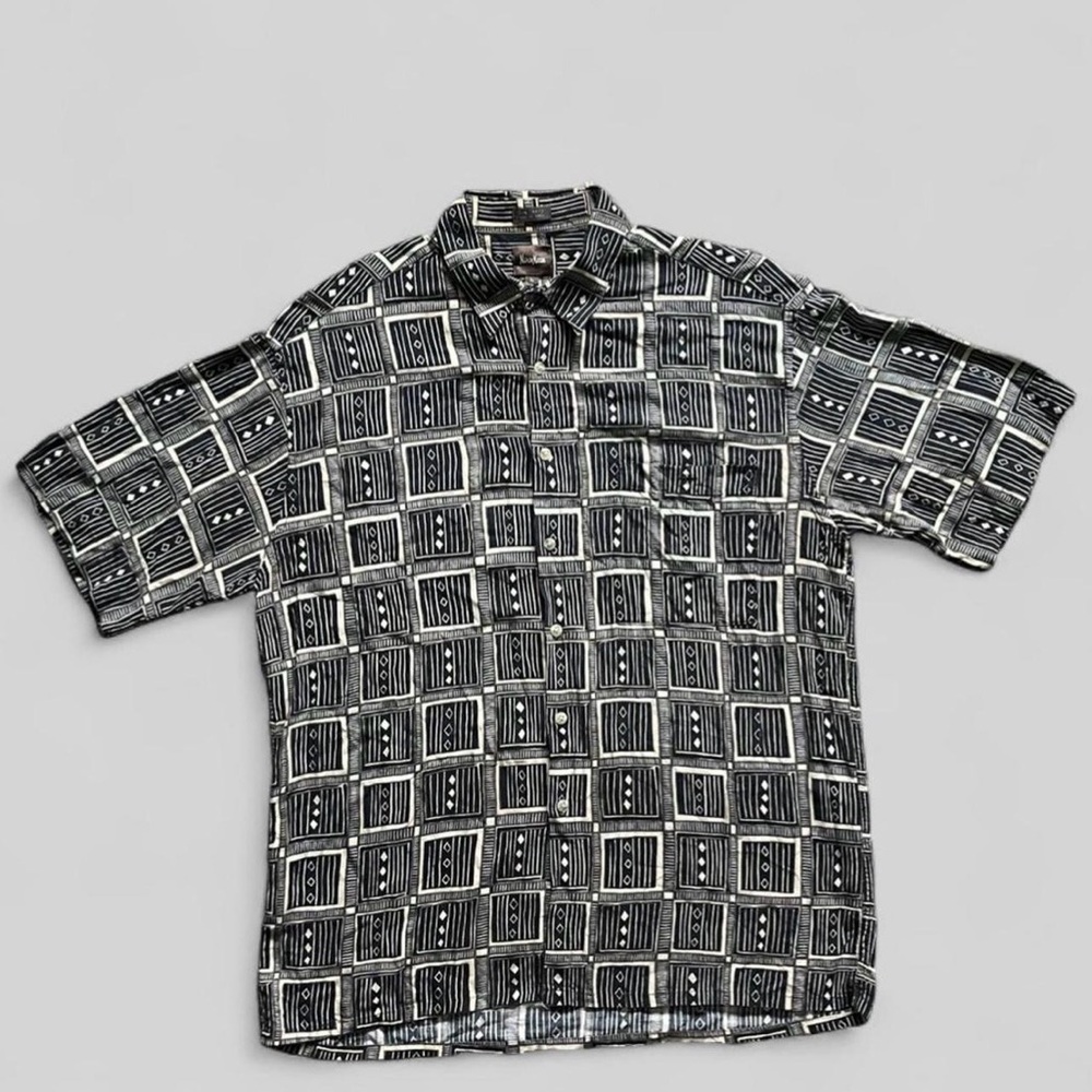 Vintage 90s-00s Neiman Marcus 100% Rayon button down shirt short sleeve